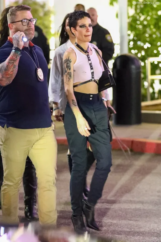 Halsey photo 16 of 1182