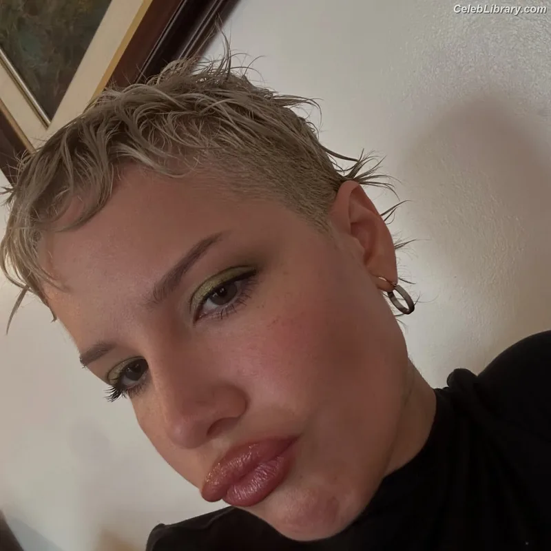 Halsey photo 21 of 1182