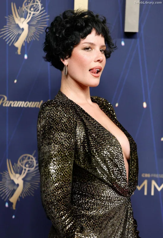 Halsey photo 1 of 1182