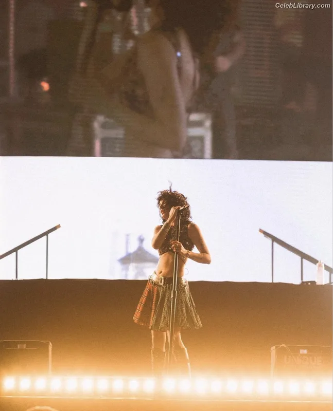 Halsey photo 24 of 1182