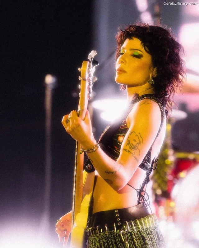 Halsey photo 15 of 1182