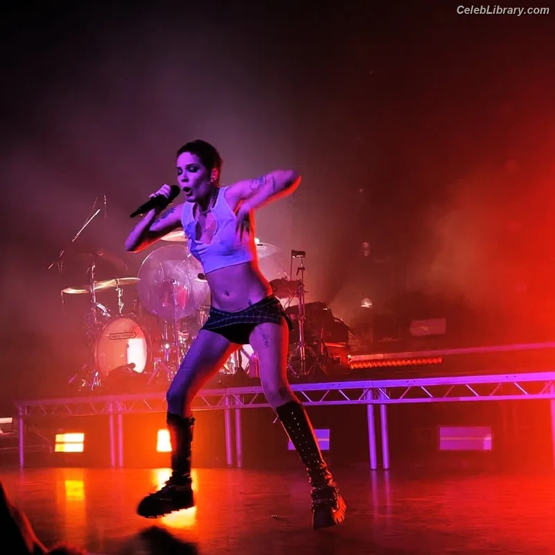 Halsey photo 18 of 1182
