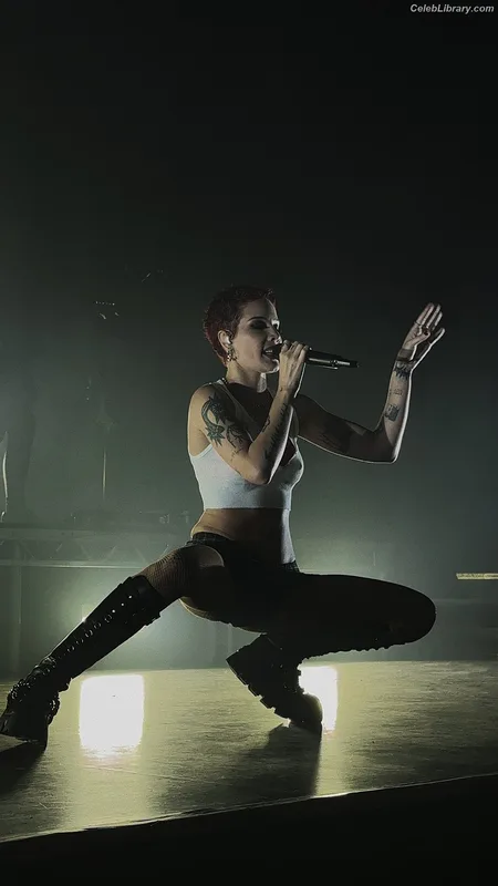 Halsey photo 21 of 1182