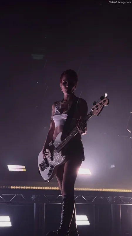 Halsey photo 23 of 1182