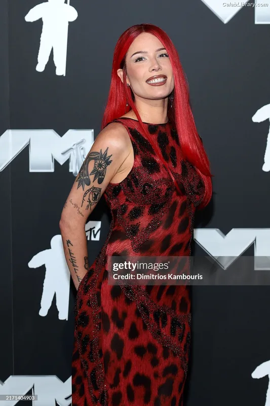 Halsey photo 4 of 1182