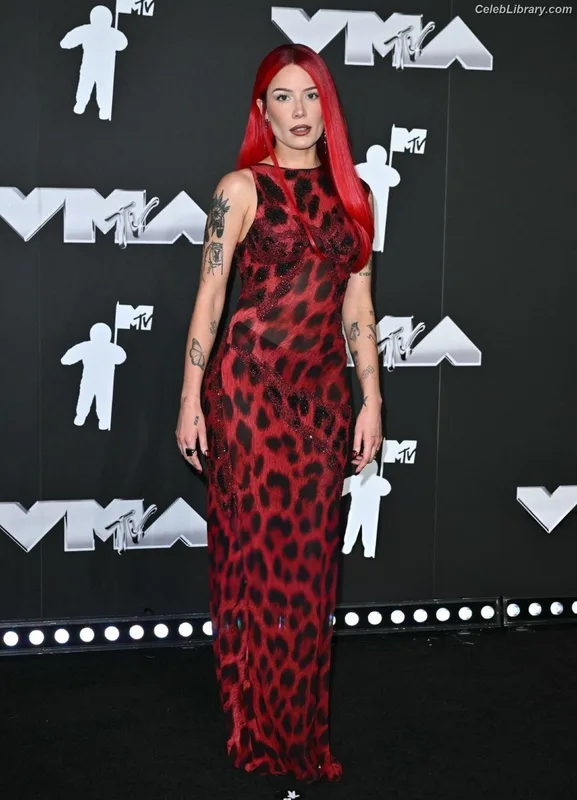 Halsey photo 10 of 1182
