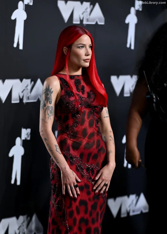 Halsey photo 11 of 1182