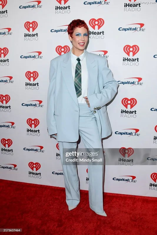 Halsey photo 14 of 1182