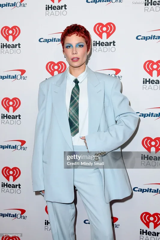Halsey photo 15 of 1182