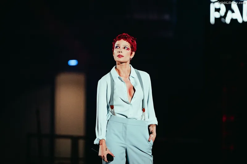 Halsey photo 18 of 1182