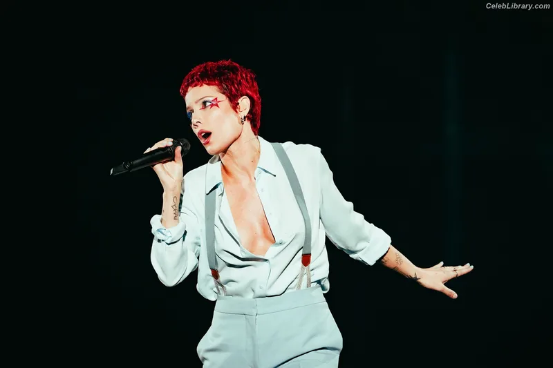 Halsey photo 19 of 1182