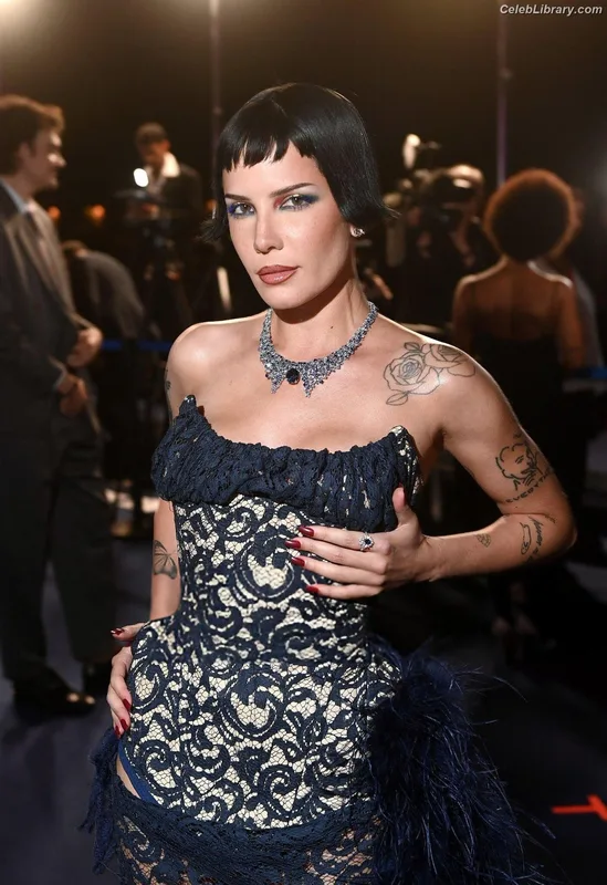 Halsey photo 20 of 1182