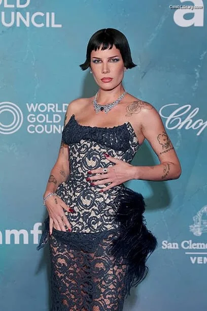 Halsey photo 21 of 1182