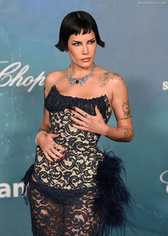 Halsey photo 23 of 1182