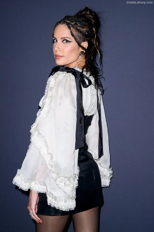 Halsey photo 7 of 1182