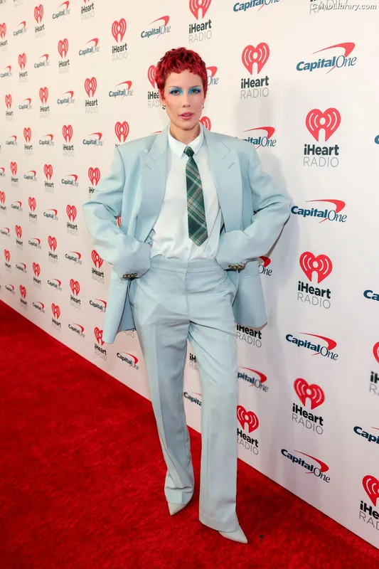 Halsey photo 11 of 1182