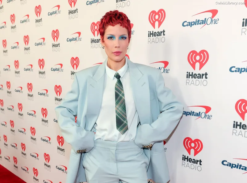 Halsey photo 14 of 1182