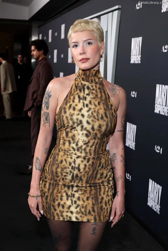 Halsey photo 20 of 1182