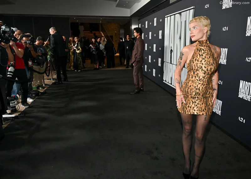 Halsey photo 13 of 1182
