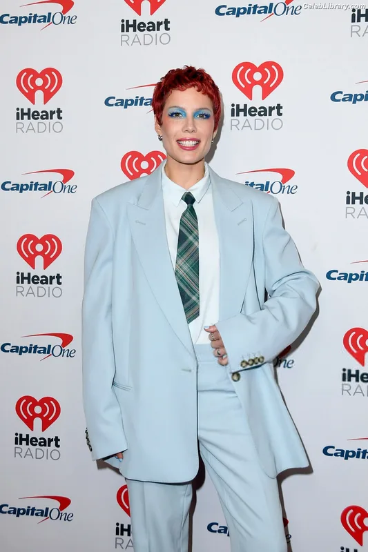 Halsey photo 17 of 1182