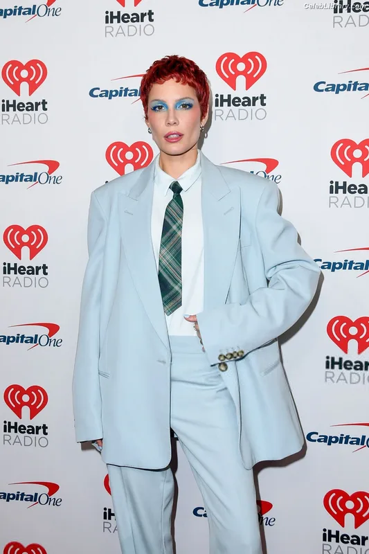Halsey photo 20 of 1182