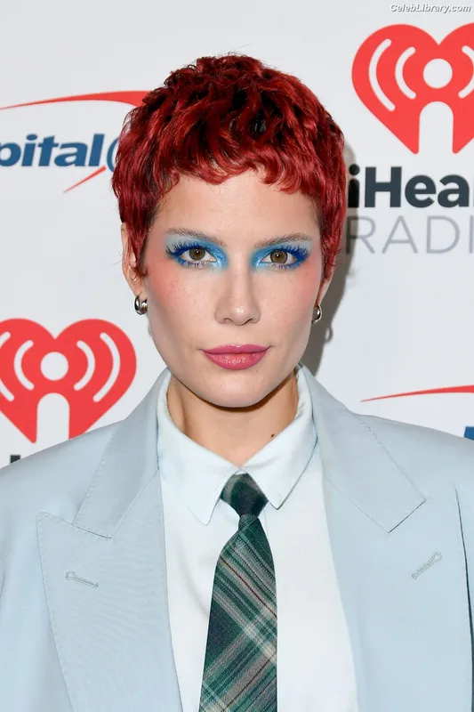 Halsey photo 2 of 1182