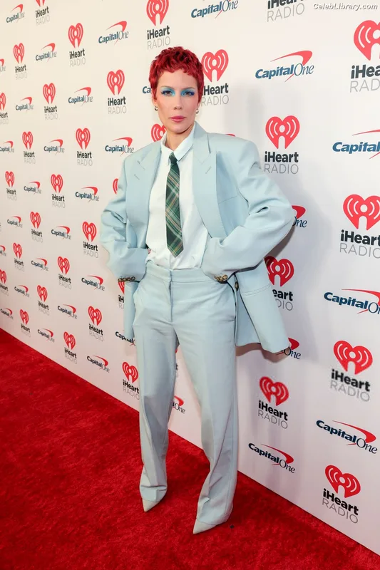 Halsey photo 7 of 1182