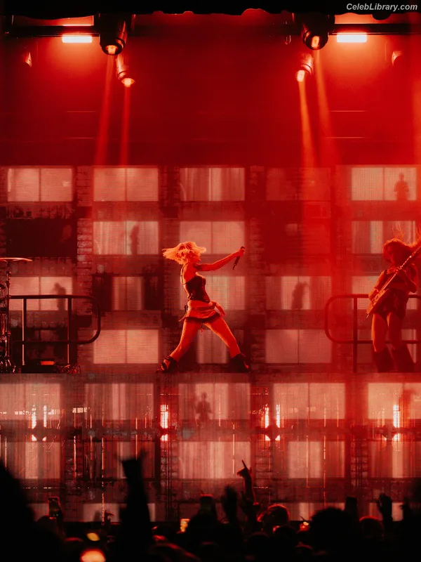 Halsey photo 18 of 1182