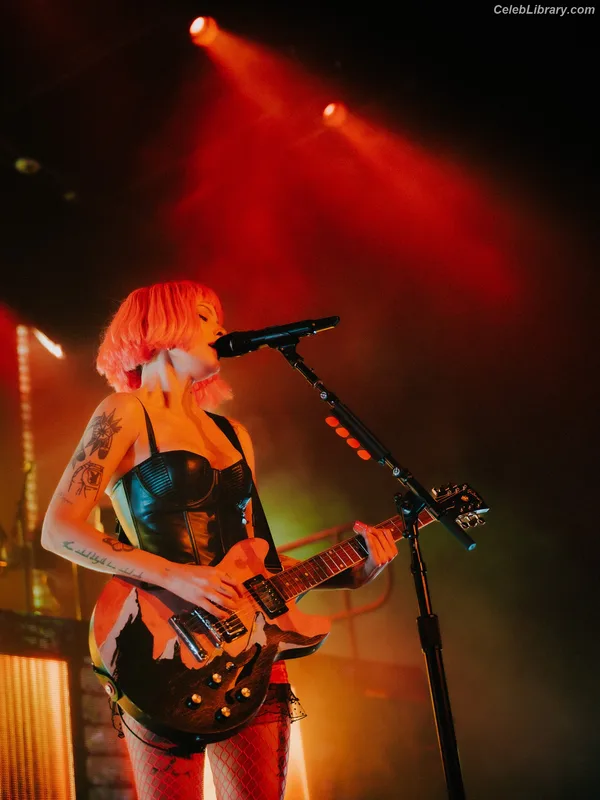 Halsey photo 24 of 1182