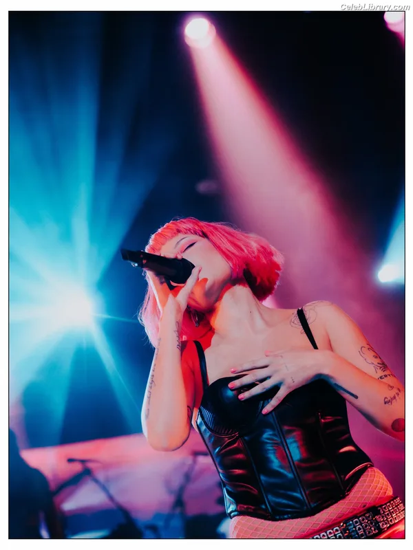 Halsey photo 5 of 1182