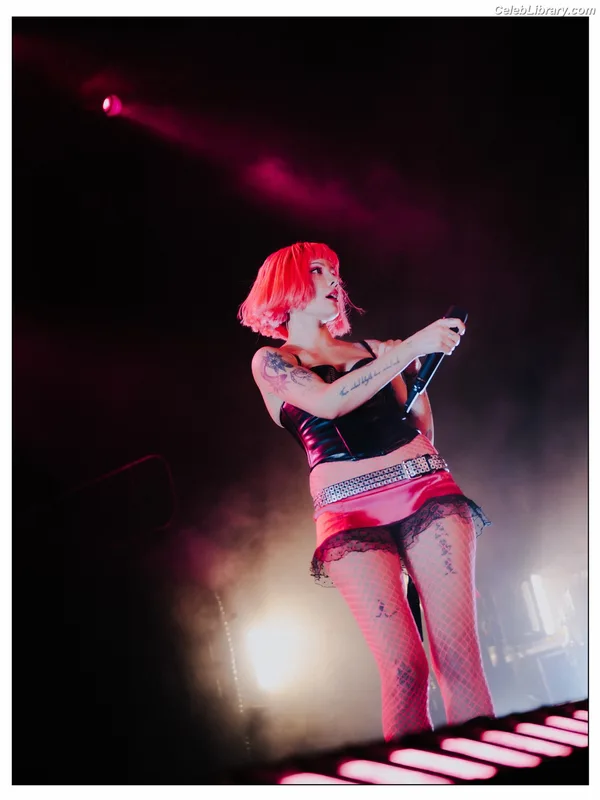Halsey photo 6 of 1182
