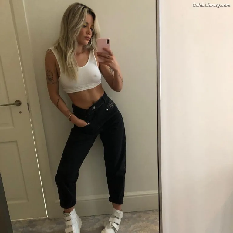 Halsey photo 18 of 1182
