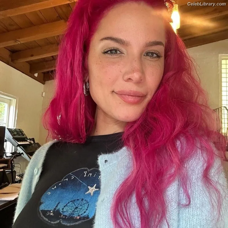 Halsey photo 20 of 1182