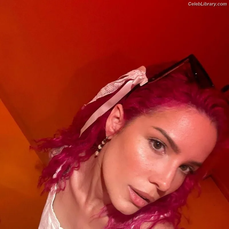 Halsey photo 21 of 1182