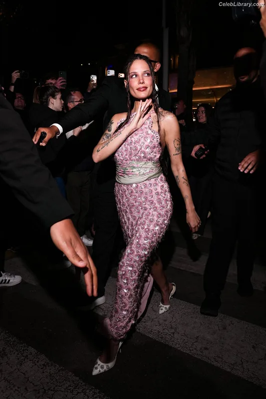 Halsey photo 9 of 1182