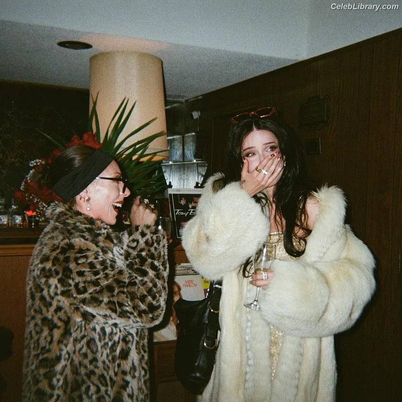 Halsey photo 7 of 1182