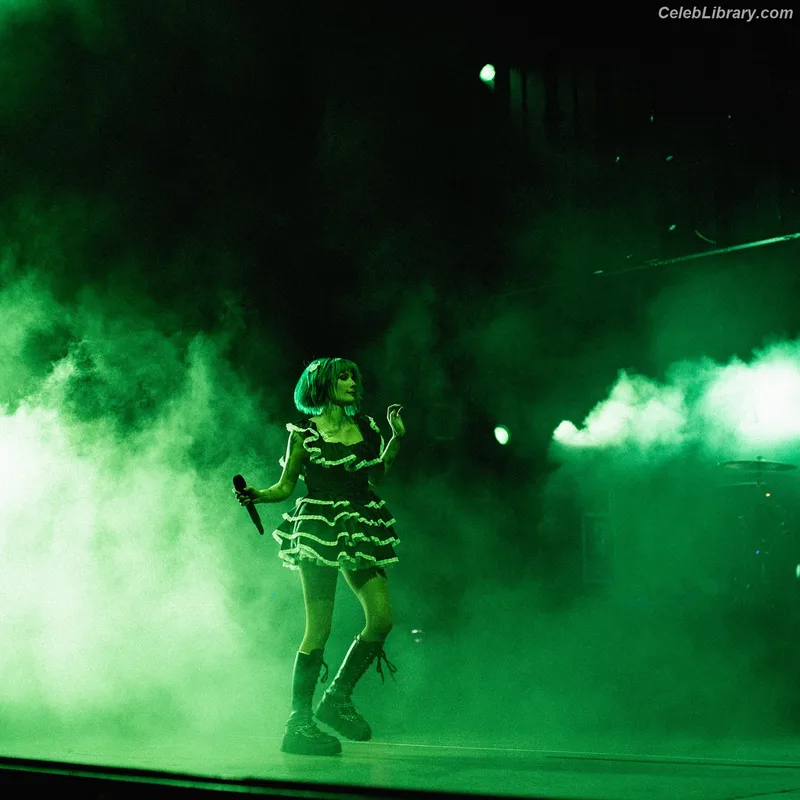 Halsey photo 24 of 1182
