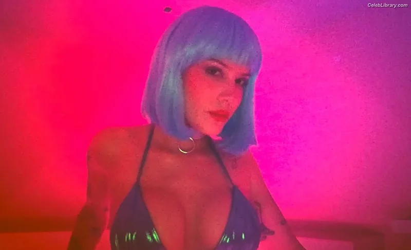 Halsey photo 17 of 1182