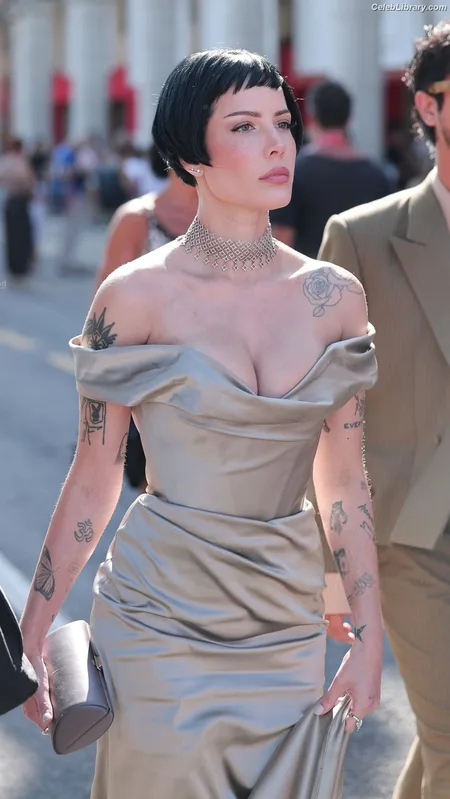 Halsey photo 3 of 1182