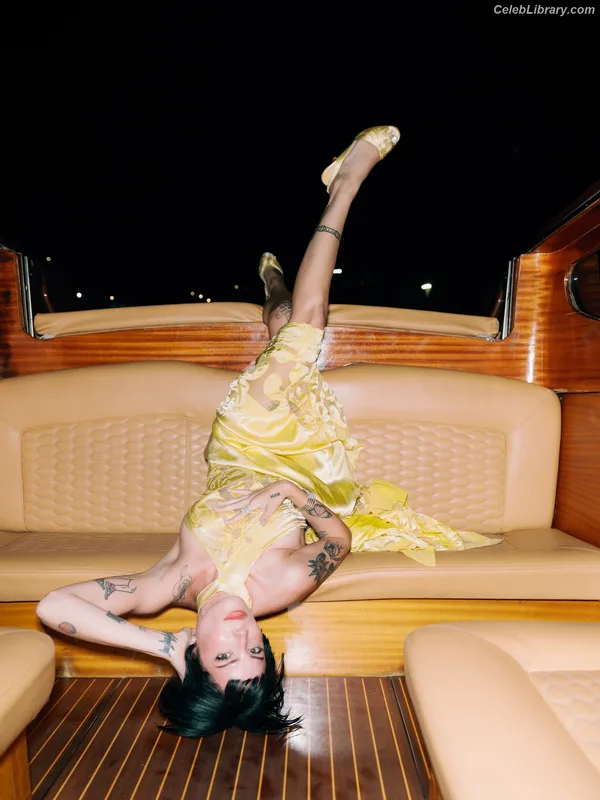 Halsey photo 8 of 1182