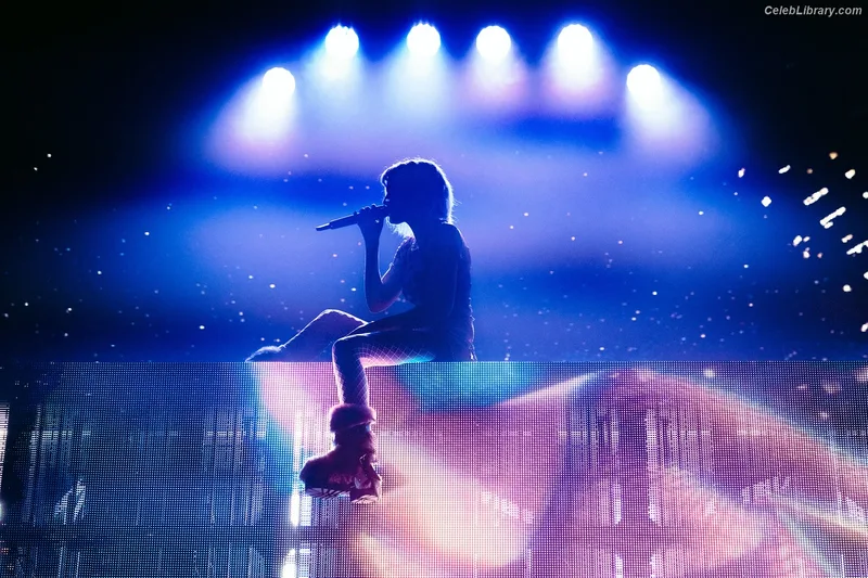 Halsey photo 11 of 1182
