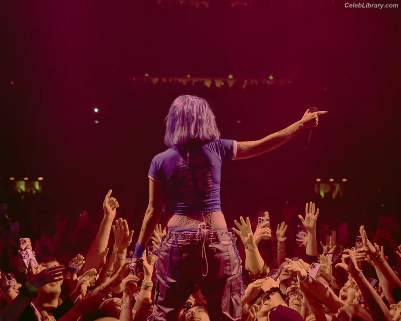 Halsey photo 24 of 1182