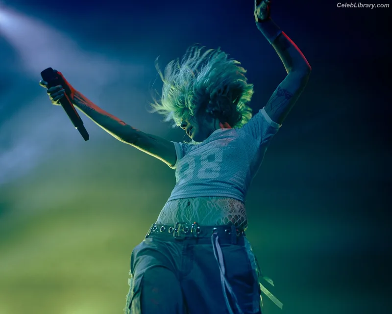 Halsey photo 7 of 1182