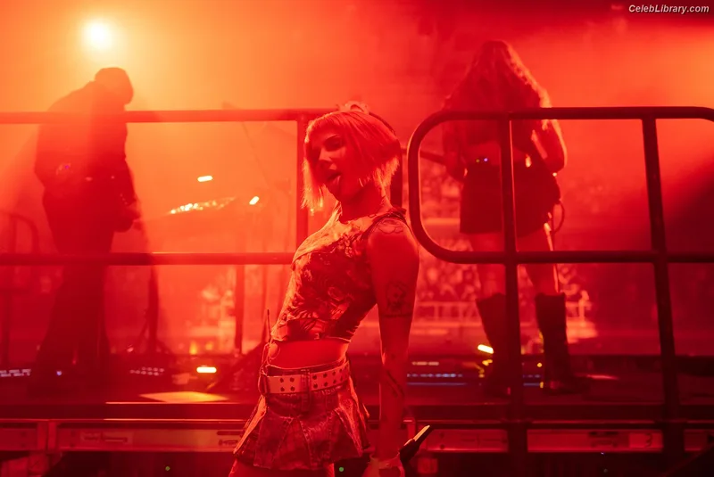 Halsey photo 8 of 1182