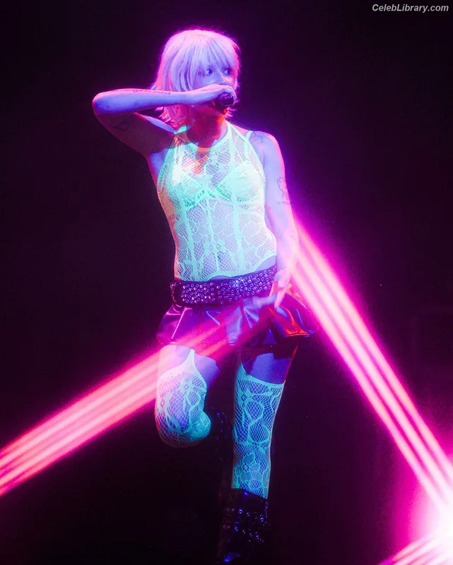 Halsey photo 24 of 1182