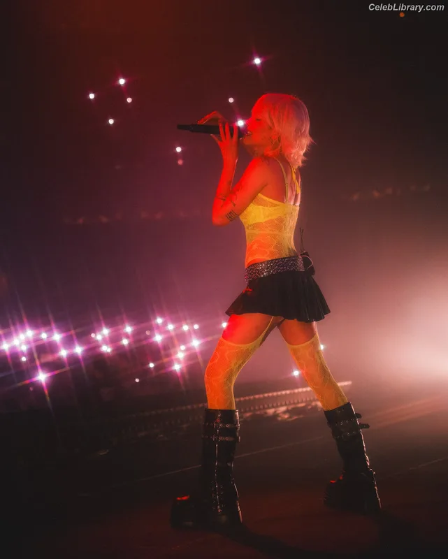 Halsey photo 6 of 1182
