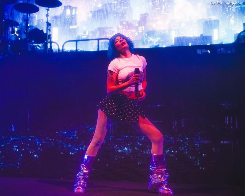 Halsey photo 22 of 1182