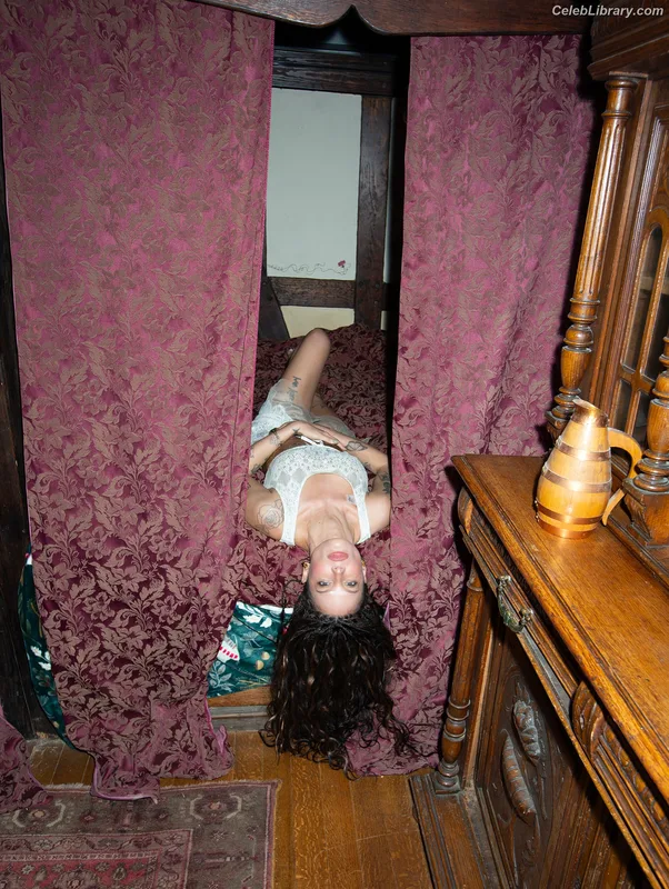 Halsey photo 4 of 1182