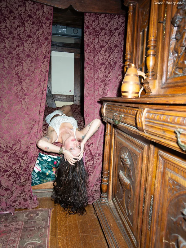 Halsey photo 7 of 1182