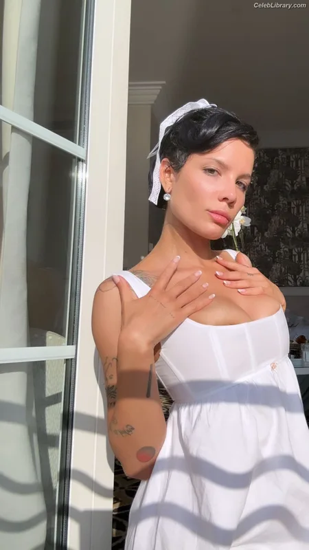 Halsey photo 10 of 1182